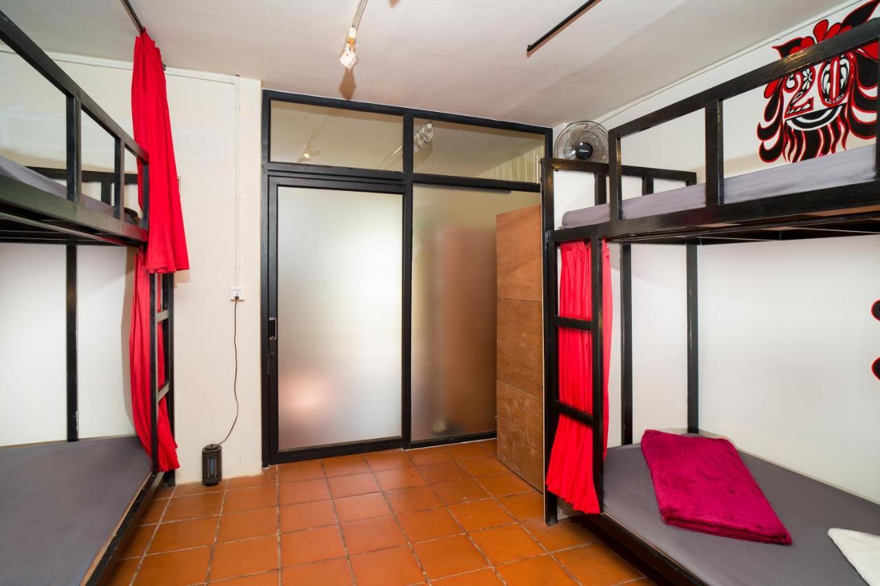 Pomme Brewhouse Hostel Siem Reap Exterior photo